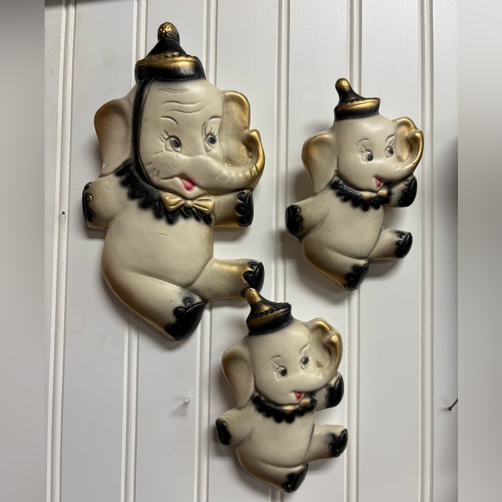 3pc set of vintage Chalkware elephants